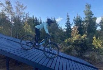 Sendero Pista Huevo Parque CMPC Junquillar